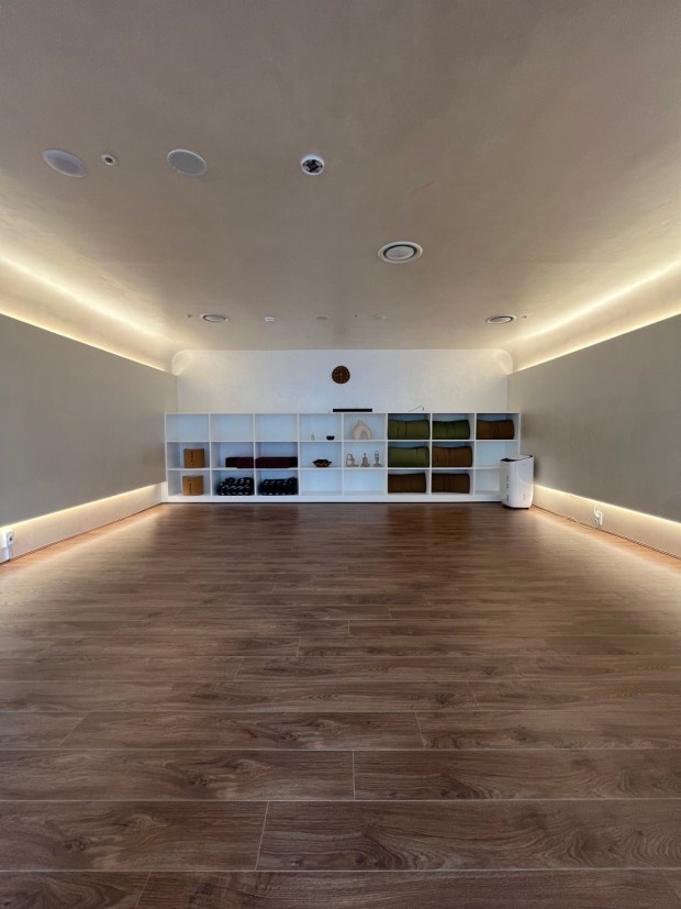 Nadin Yoga practice room